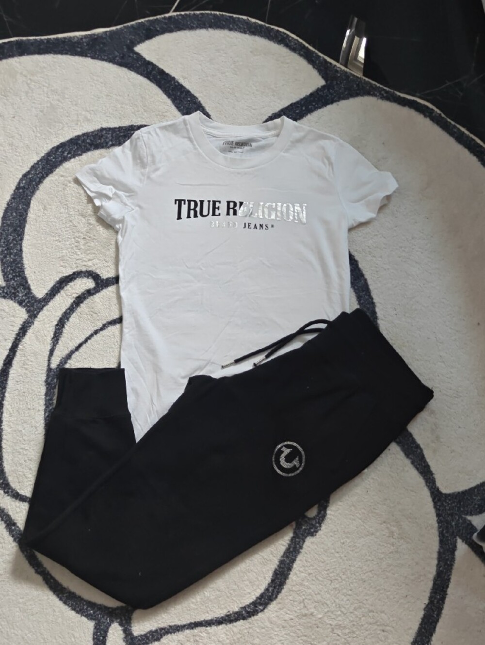 True Religion Women's Multi-Top & Jogger Set - Black, White, Pink, Gray Tie-Dye. - Picture 2 of 7
